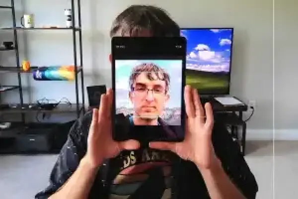 Tôi đã cố gắng đánh lừa tính năng nhận diện khuôn mặt (Face ID) trên máy tính xách tay chạy Windows của mình. Đây là những gì đã xảy ra.